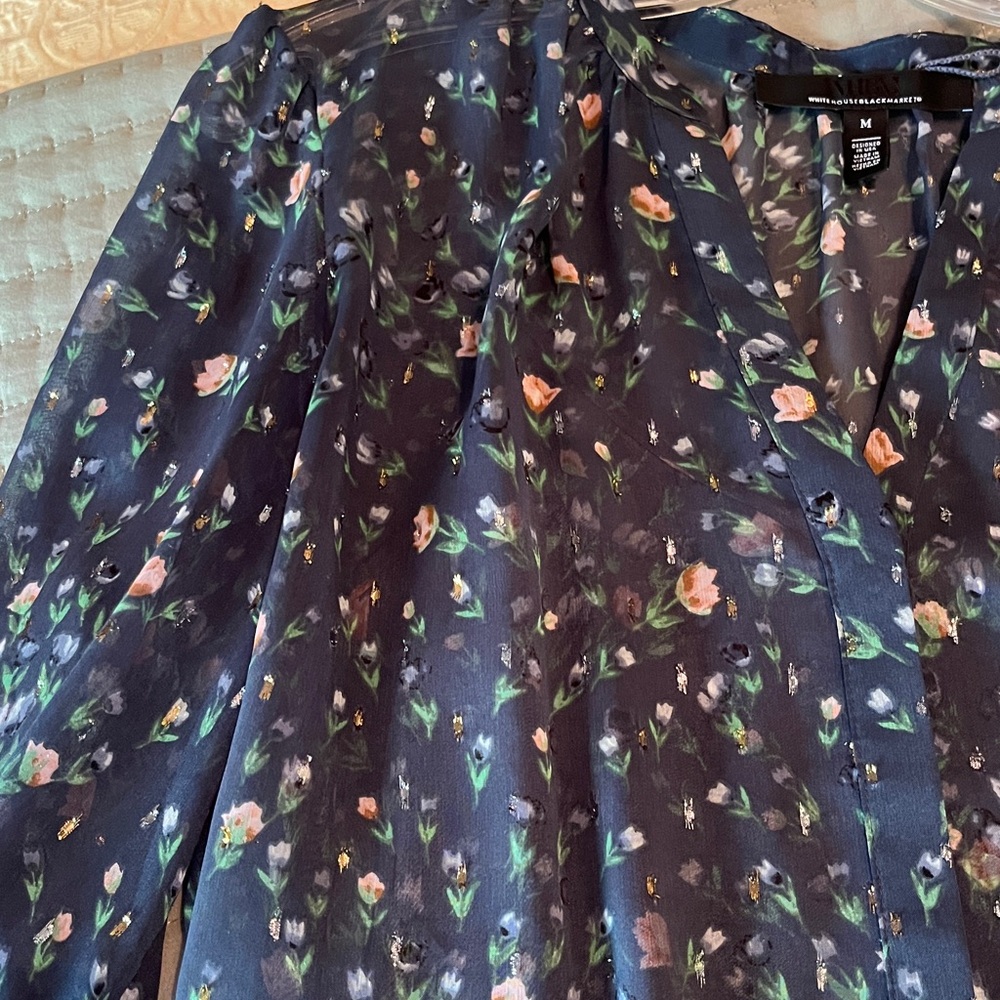 White House Black Market sparkly top with cami. Size M.